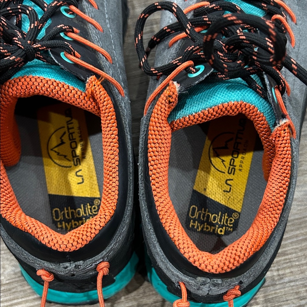 La Sportiva Trekking-Mountaineering-Hiking Shoes - carbon/teal Size 6 - Picture 4 of 6